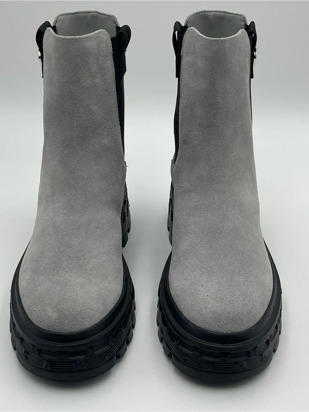 Karl Lagerfeld Paris SZ 8.5M Women Londyn Grey Suede Lug Sole Boot  MSRP $179